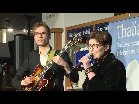 Jazz-Ikone Uschi Brüning singt und liest in Schwerin