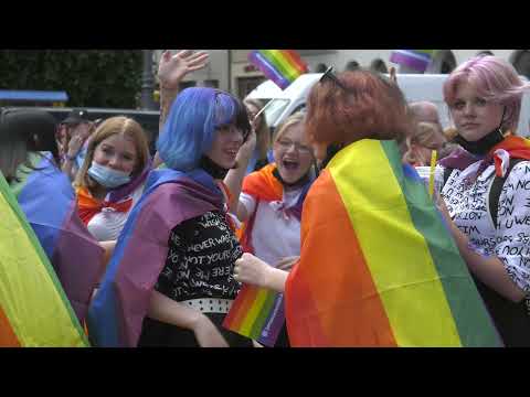 Schwerin zeigt Flagge zum Christopher Street Day