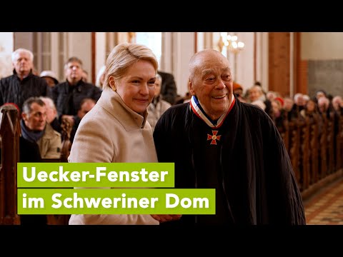 Lichtbogen im Schweriner Dom – liturgische Indienstnahme der Uecker-Fenster